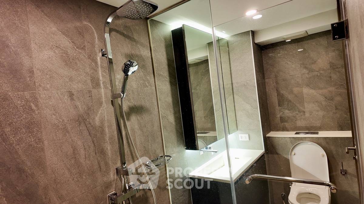 picture 2-BR Condo at Landmark @MRTA Station in Bang Kapi (ID 2744836) - 9/12