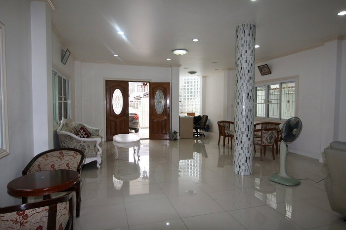 รูป ขาย  บ้านเดี่ยว 3 ชั้น 5 ห้องนอน ที่ ซอยสุขุมวิท 60/1, เดินเพียง 7 นาทีจากสถานี BTS บางจาก - รูปที่ 2/12