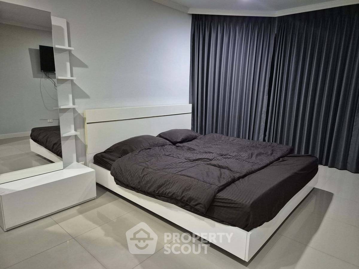 รูป คอนโด 1-ห้องนอน ที่ สุขุมวิท สวีท คอนโดมิเนียม ใกล้ BTS นานา (ID 2744283) - รูปที่ 2/7