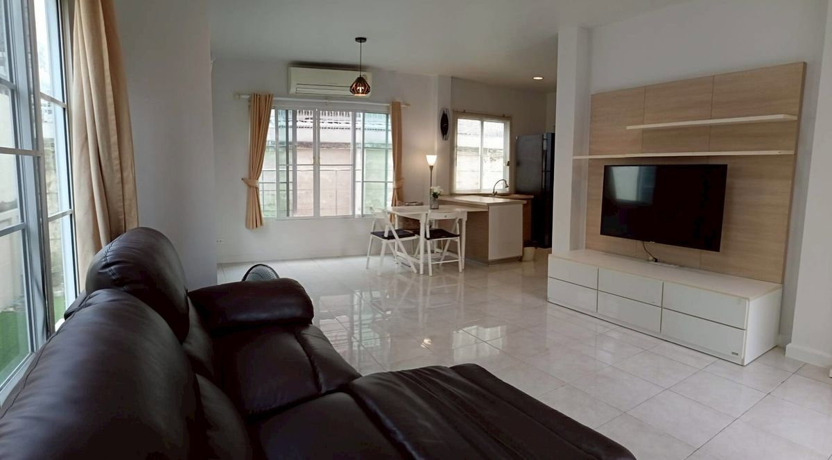 รูป 🏡 ให้เช่าบ้านเดี่ยว 2 ชั้น Image Place พุทธมณฑลสาย 4 ✨ บ้านสวย สไตล์รีสอร์ท พร้อมเฟอร์ครบ เข้าอยู่ได้ทันที ทำเลติดถนนใหญ่ เดินทางสะดวก - รูปที่ 2/15