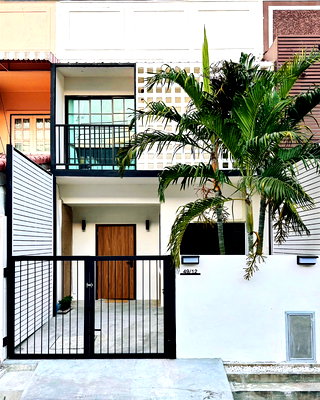 Townhouses for rent Phra Khanong Tai : WS6901: 2-story townhouse for rent, Sukhumvit 64, 3-minute walk to BTS 🚇 55,000 THB/month. Spacious and comfortable!
