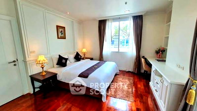 Condos for rent : 4-BR 572 Sqm At Piyathip Place, 20th-Floor Near BTS Phrom Phong (ID 2354038)