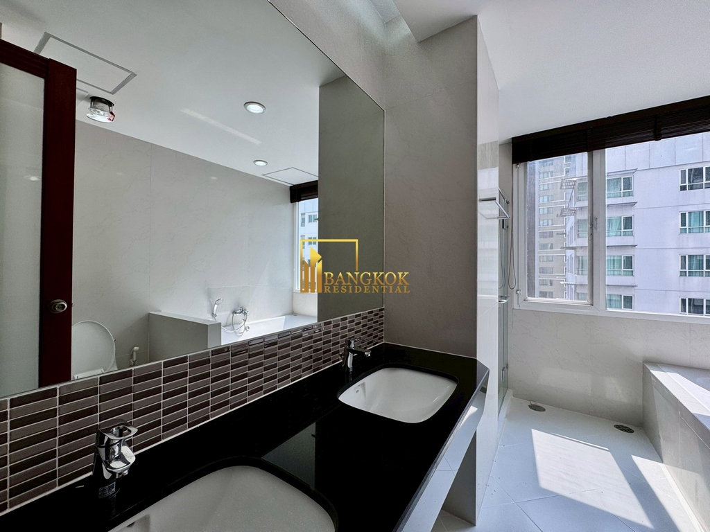 รูป Bright & Airy 4 Bedroom Luxury Apartment in Phrom Phong - BR21229AP - รูปที่ 31/55