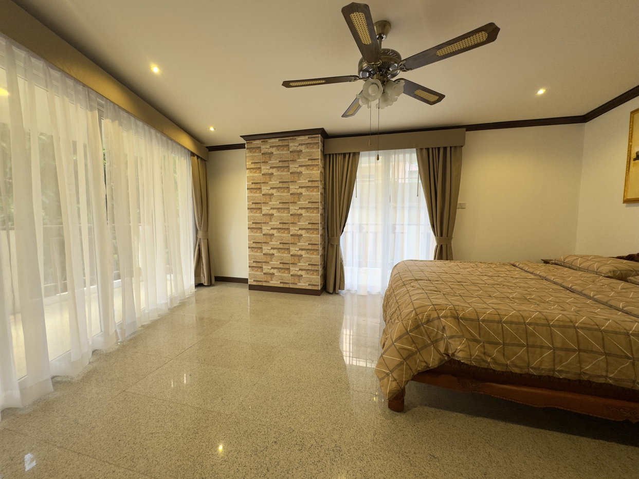 รูป 2 Bed Condo for Rent at Royal Hill Resort in Thappraya Pattaya - รูปที่ 16/23