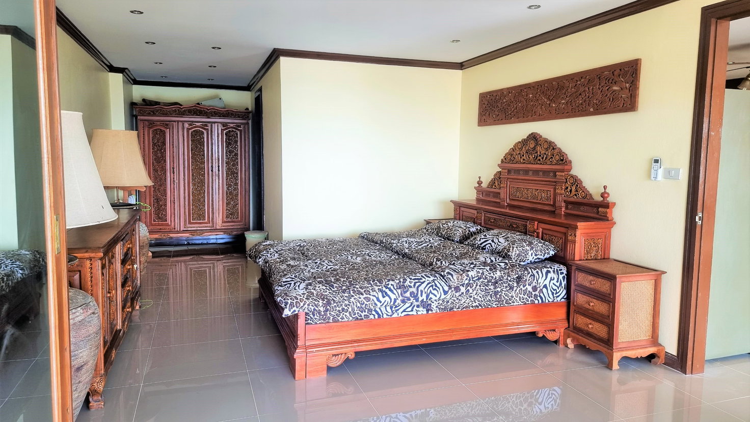 รูป 3 Bed Condo for Sale at Royal Hill Resort in Thappraya Pattaya - รูปที่ 15/20