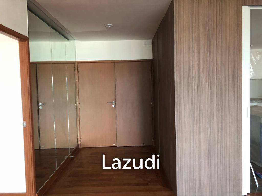 รูป 200.0 ตร.ม. 3 ห้องนอน 3 ห้องน้ำ คอนโดสำหรับ เช่าใน ทุ่งมหาเมฆ - รูปที่ 10/14