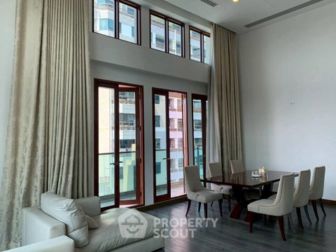 3-BR Condo at The Crest Ruamrudee near BTS Phloen Chit (ID 2359679)