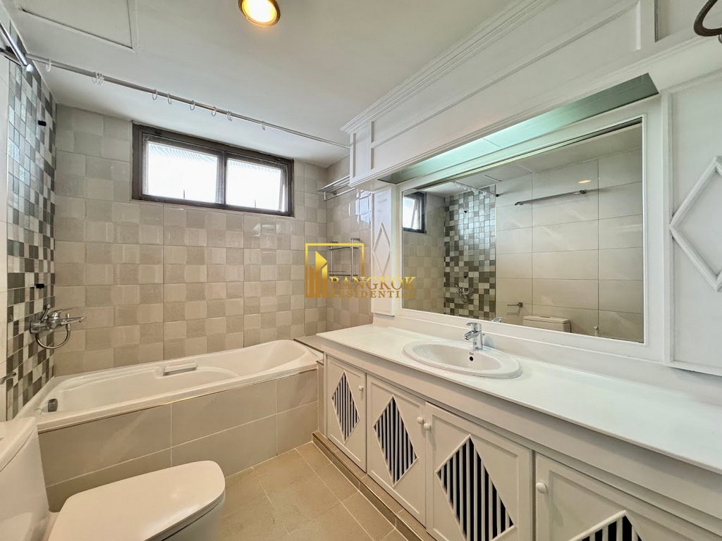 รูป Renovated 3 Bed Apartment in Phrom Phong Area - BR21169CD - รูปที่ 23/41