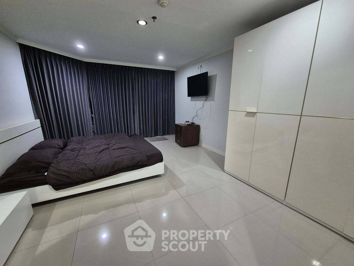 รูป คอนโด 1-ห้องนอน ที่ สุขุมวิท สวีท คอนโดมิเนียม ใกล้ BTS นานา (ID 2744283) - รูปที่ 3/7