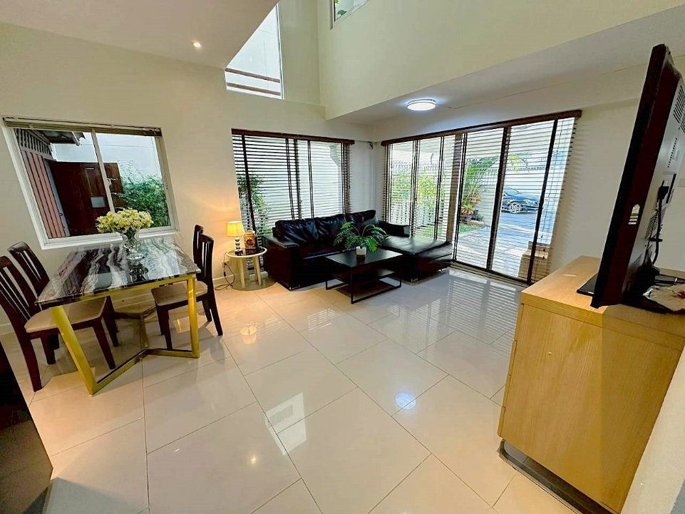 รูป บ้านเดี่ยว 5 ห้องนอน รีโนเวทใหม่ พร้อมพงษ์ ** NO CO-AGENT ** - รูปที่ 11/18