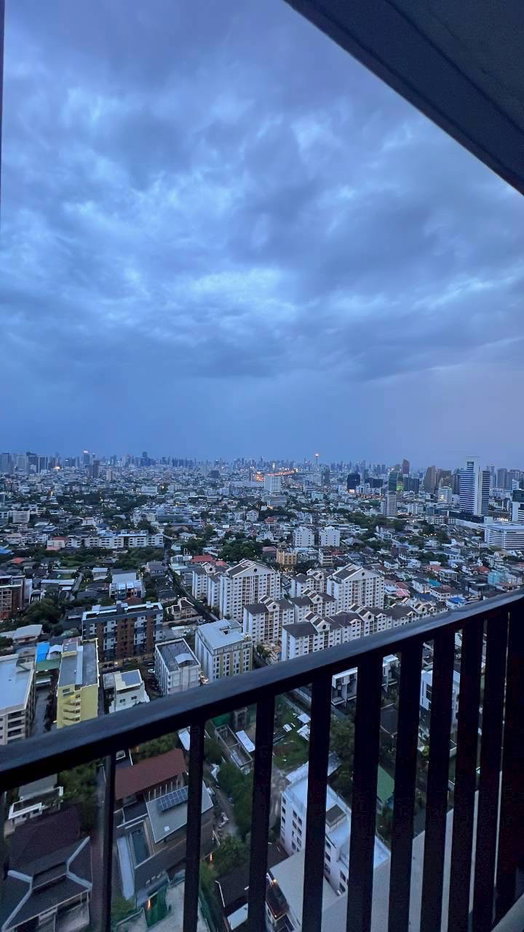 รูป ขายด่วน🌈✨ The issara Ladprao ตำแหน่งดี ทิศใต้ชั้นสูง 2.99 ล้านบาท - รูปที่ 4/8