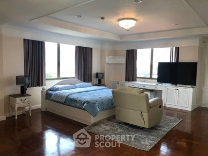 รูปภาพ 3-BR Condo at Phatsana Garden near BTS Ekkamai (ID 2723478)