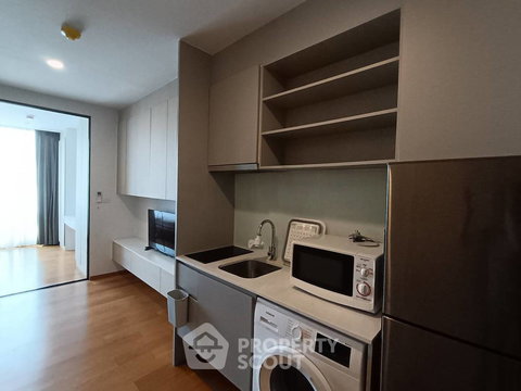 คอนโด สตูดิโอ ที่ โนเบิล รีโว สีลม ใกล้ BTS สุรศักดิ์ (ID 2745456)