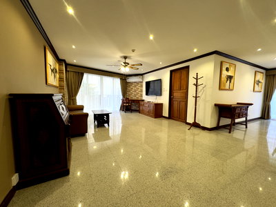 คอนโด ศรีราชา ชลบุรี : 2 Bed Condo for Sale at Royal Hill Resort in Thappraya Pattaya