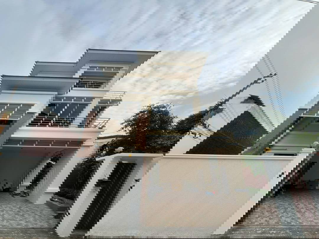 รูป ให้เช่าบ้านเดี่ยว 7 ห้องนอน ใจกลางสุขุมวิท - ซอยปรีดีพนมยงค์ 14 หายากในย่านเอกมัย–ทองหล่อ - รูปที่ 1/15