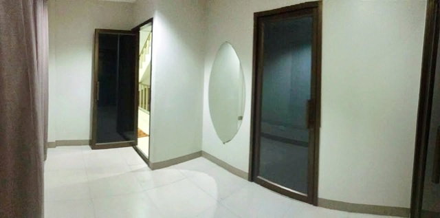 รูป แฟชั่นไอส์แลนด์ 2.2 กม. MRT รามอินทรากม6. 200ม. นวลจันทร์ 500 ม.เพลินนารี่ มอลล์ ตลาดถนอมมิตร 2กม. อาคารให้เช่า 4.5 ชั้น ห้องริม 3 นอน - รูปที่ 6/8