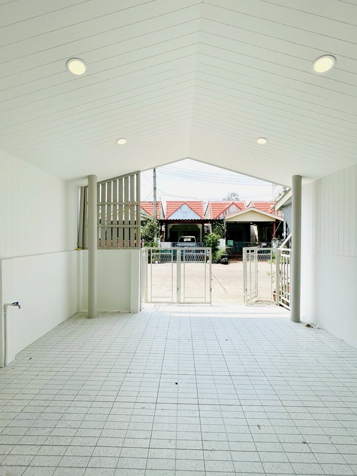 รูป บ้านแฝดชั้นเดียว รีโนเวทใหม่ หมู่บ้านวัฒนาร่มไทร ซอยสังฆสันติสุข26 แขวงกระทุ่มราย เขตหนองจอก แต่งพร้อมอยู่ ราคาถูกมากๆ - รูปที่ 5/16