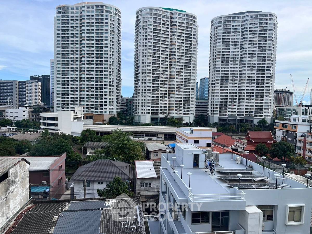 picture 2-BR Condo at Lyss Condo Ratchayothin near BTS Ratchayothin (ID 2087474) - 6/6