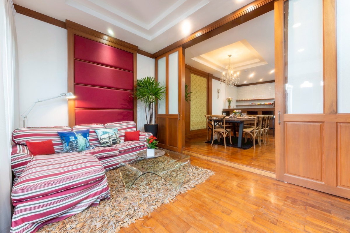 รูป ทาวน์เฮ้าส์ 4 ชั้น ให้เช่า รายวัน รายเดือน เฟอร์นิเจอร์ครบ เลี้ยงสัตว์ได้ - รูปที่ 3/23