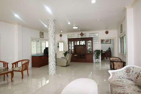 ขาย  บ้านเดี่ยว 3 ชั้น 5 ห้องนอน ที่ ซอยสุขุมวิท 60/1, เดินเพียง 7 นาทีจากสถานี BTS บางจาก