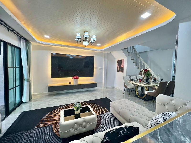 รูป ทาวน์เฮ้าส์ รีโนเวทใหม่ หมู่บ้าน เคซี.รามอินทรา 8 ซอย21 ถนนไทยรามัญ คลองสามวา พร้อมอยู่ เฟอร์นิเจอร์สวยๆ - รูปที่ 2/19