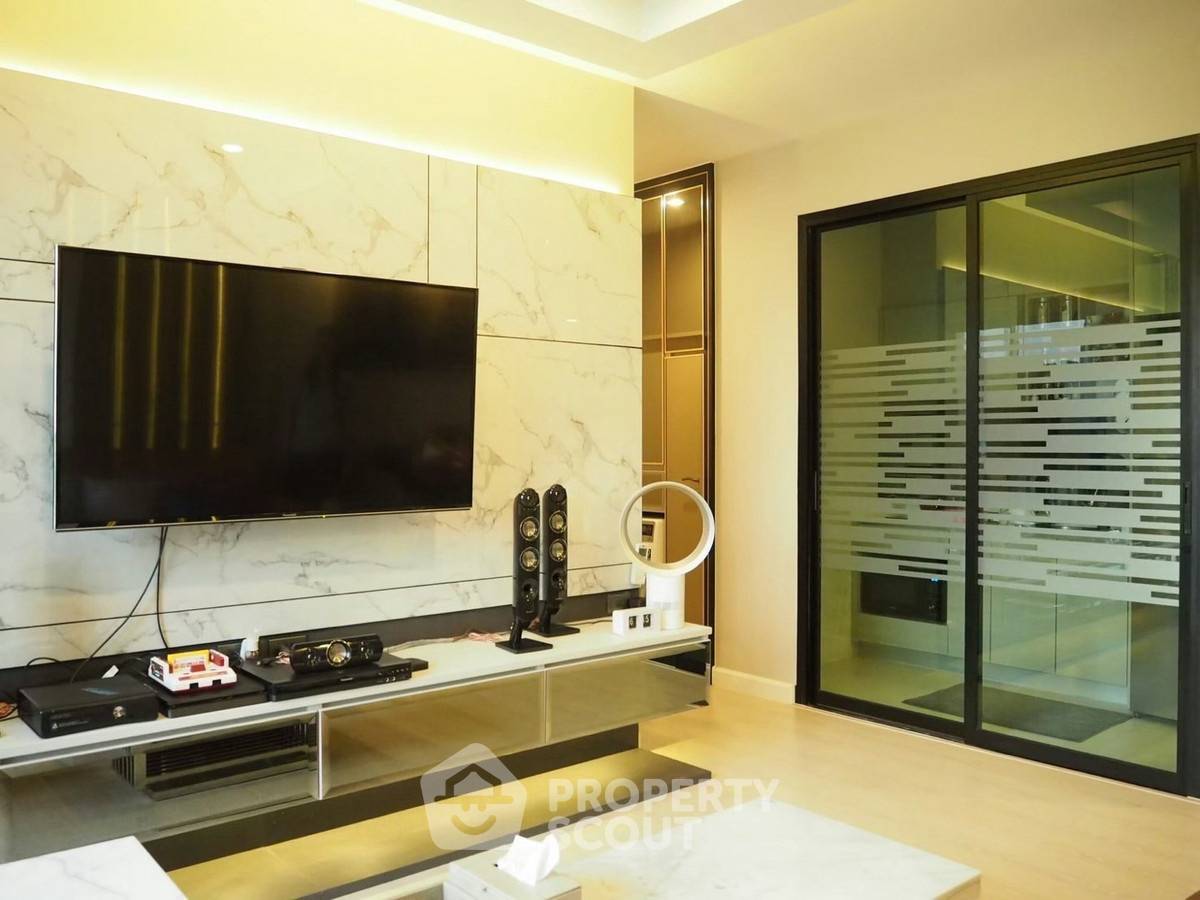 รูป คอนโด 2-ห้องนอน ที่ เดอะ นิช ไพรด์ ทองหล่อ เพชรบุรี ใน บางกะปิ (ID 2439688) - รูปที่ 3/10