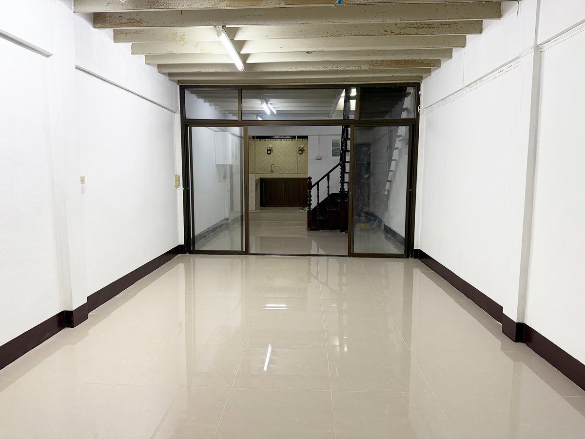 รูป ขายทาวน์เฮ้าส์พร้อมอยู่ ซอยพิบูลอุปถัมภ์ แขวงสามเสนนอก เขตห้วยขวาง กรุงเทพฯ 3 นอน 2 น้ำ - รูปที่ 4/11