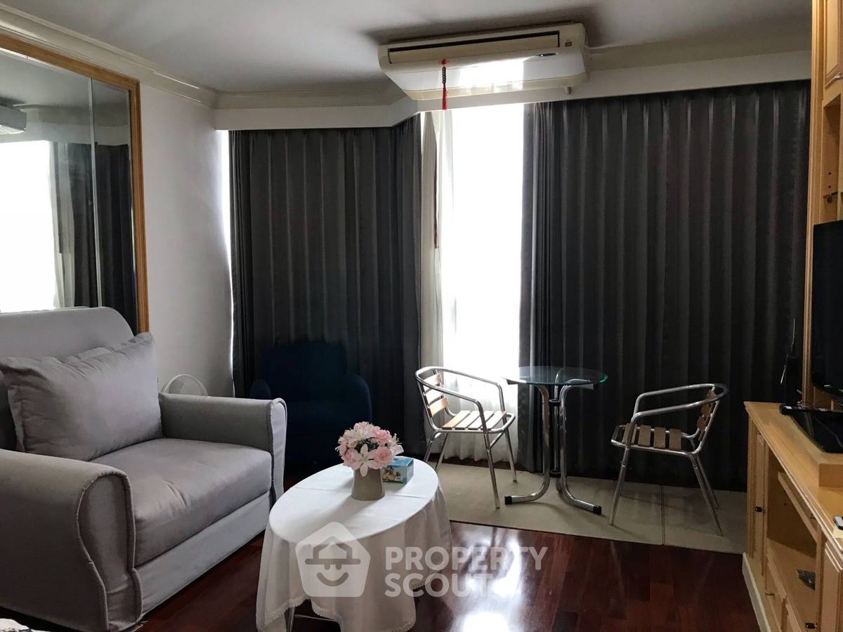 รูป คอนโด 1-ห้องนอน ที่ เพรซิเดนท์ เพลส ใกล้ BTS ชิดลม (ID 2745973) - รูปที่ 1/12