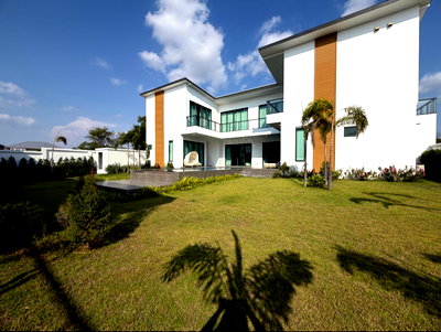 เช่าบ้านเดี่ยว ชลบุรี : บ้านเดี่ยวโมเดิรน์ ขอบอ่างมาบประชัน