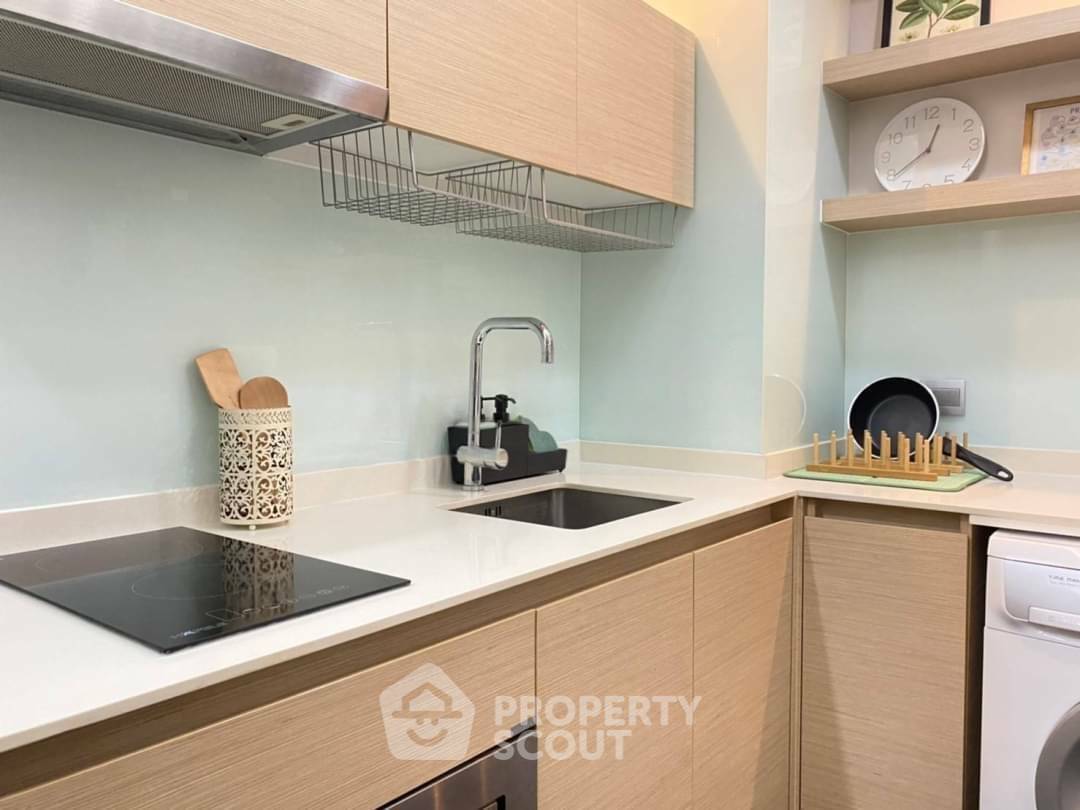 picture 1-BR Condo at Via Botani near BTS Phrom Phong (ID 2746444) - 4/11