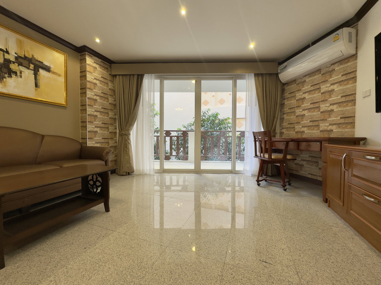 รูป 2 Bed Condo for Sale at Royal Hill Resort in Thappraya Pattaya - รูปที่ 5/23
