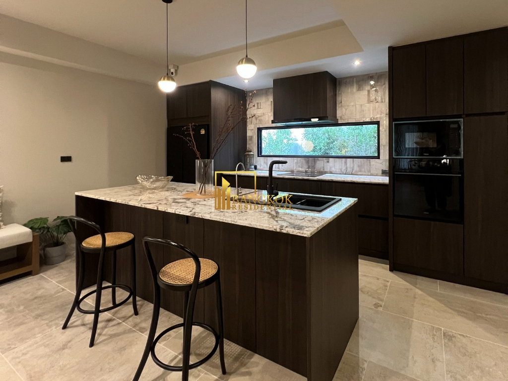 รูป Modern 4 Bedroom Townhouse in Phra Khanong - BR49048TH - รูปที่ 5/17