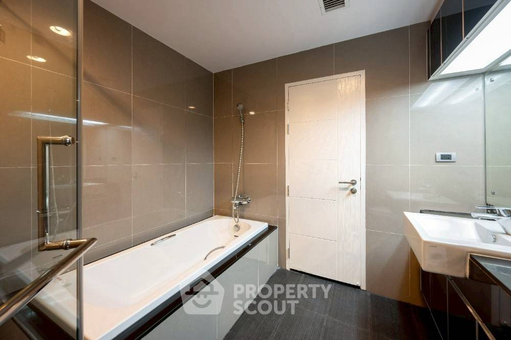 รูป คอนโด 2-ห้องนอน ที่ เดอะ เครสท์ สุขุมวิท 34 ใกล้ BTS ทองหล่อ (ID 2729849) - รูปที่ 6/16