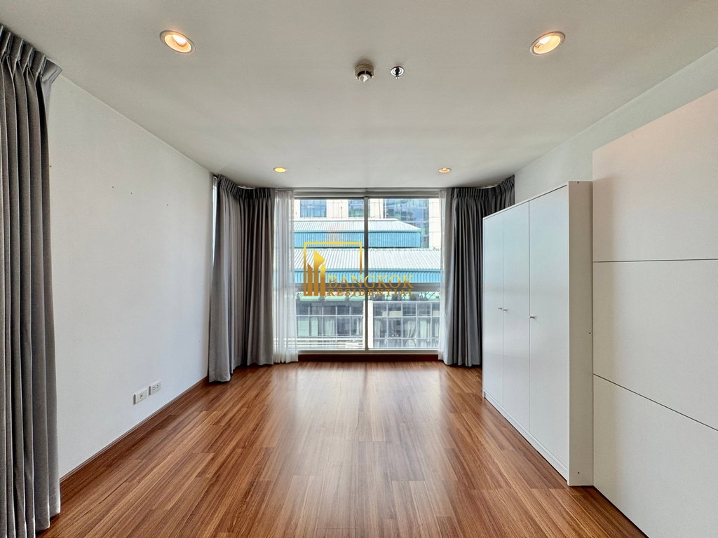 รูป The Rajdamri | Charming 2 Bed Duplex Condo Next to BTS - BR18685CD - รูปที่ 16/30