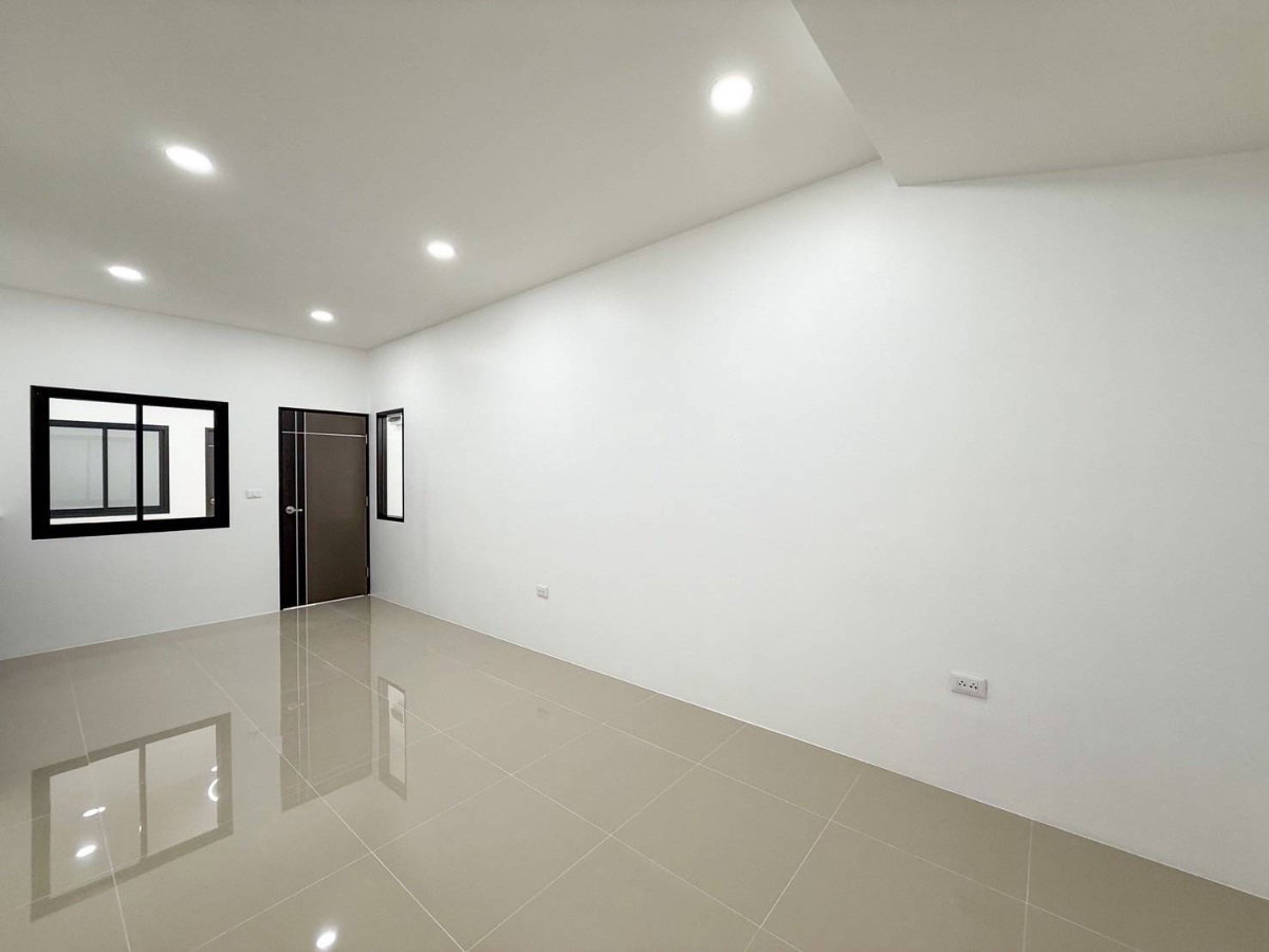 รูป 🏡 บ้านหลังมุม ฉลอง วงศ์สิริ นาบอน รีโนเวทใหม่ พร้อมอยู่ ✨ - รูปที่ 14/20