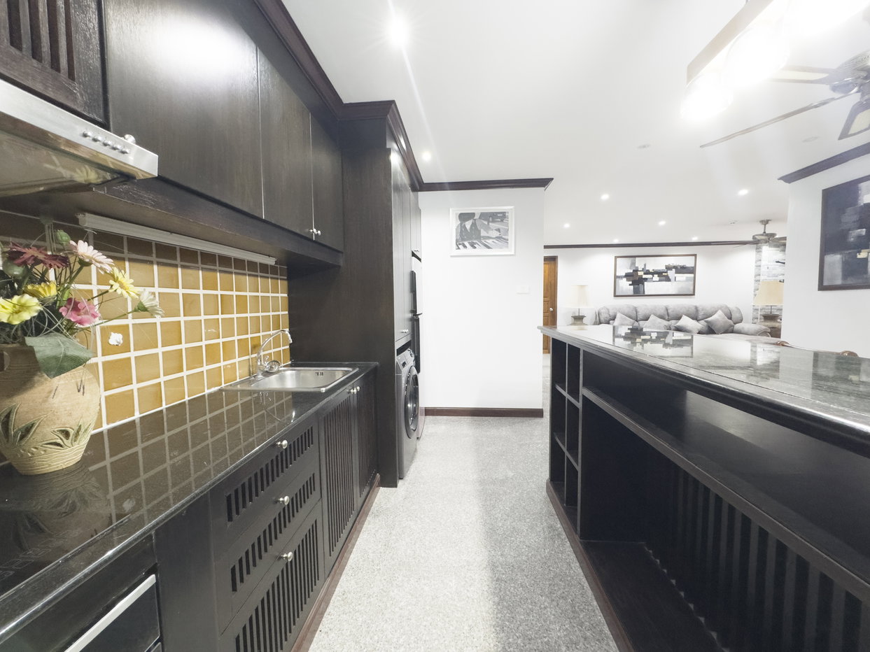 รูป 2 Bed Condo for Sale at Royal Hill Resort in Thappraya Pattaya - รูปที่ 8/17