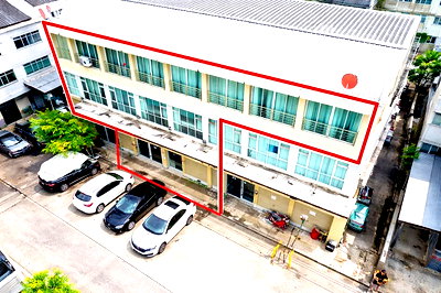 เช่าอาคารพาณิชย์ ปทุมธานี : มีลิฟต์ ชั้น1-3 ใกล้แม็คโคร คลองหลวง 400ม. ตลาดไอยรา 600ม. โชว์รูม อาคารให้เช่า 3 นอน 5 น้ำอาคาร 4 ชั้น 113 ตร.ว. 453 ตร.ม. ตลาดไท 900 ม.