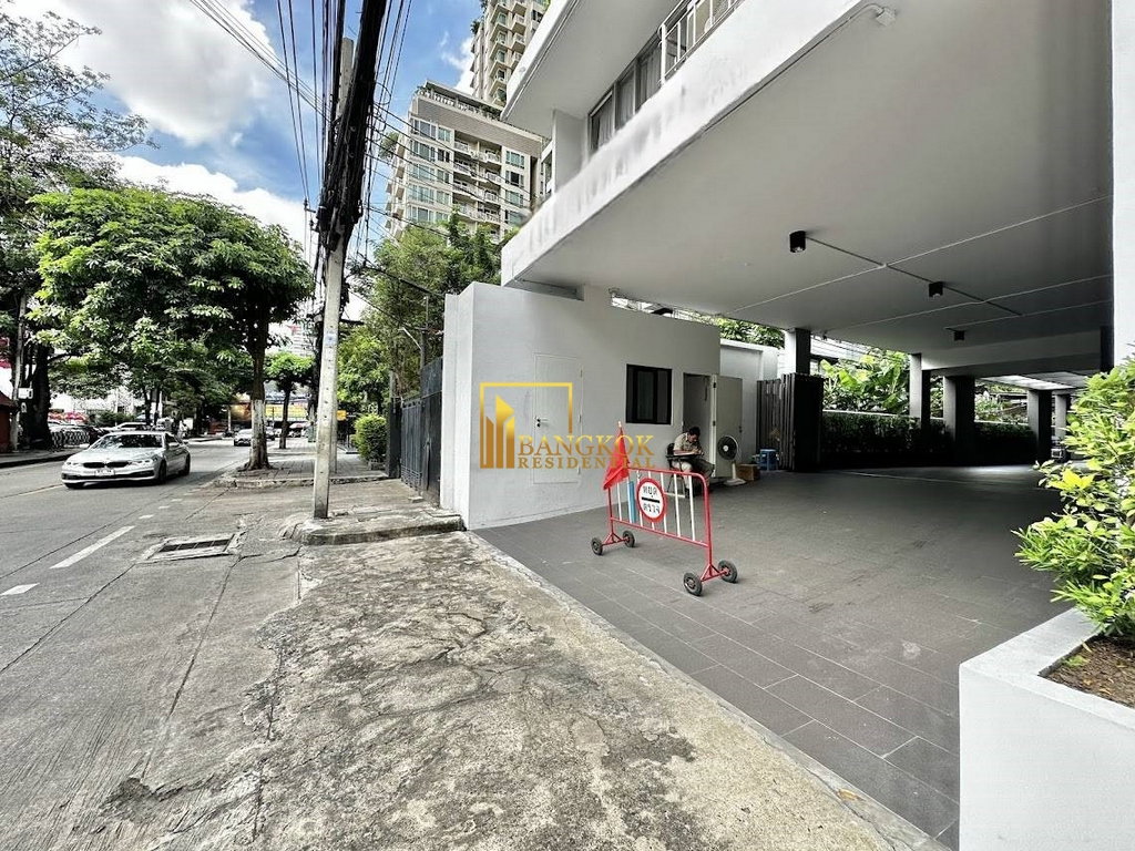 รูป Modern 3 Bedroom Apartment in Phrom Phong Area - BR21080AP - รูปที่ 34/35