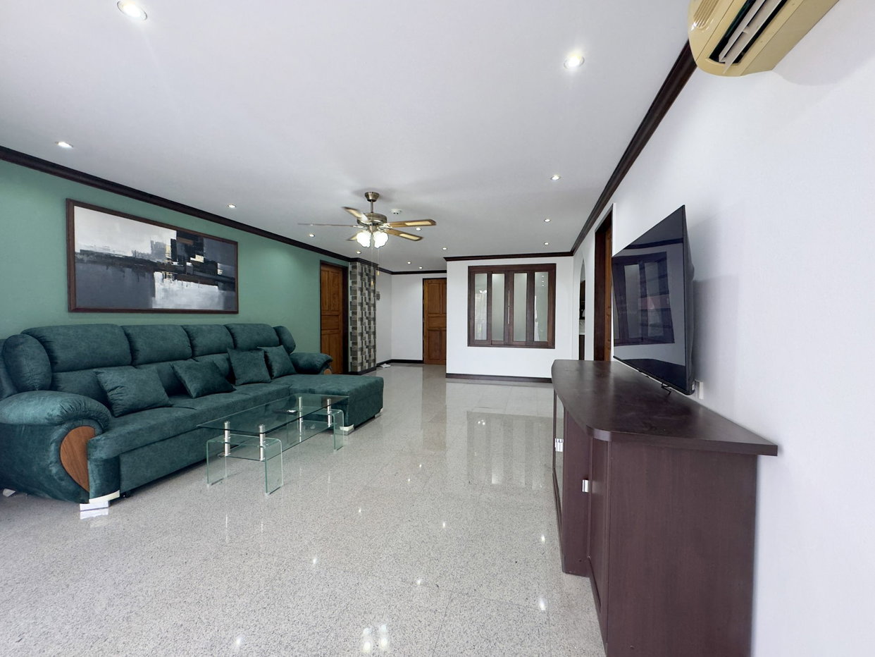 รูป 2 Bed Condo for Rent at Royal Hill Resort in Thappraya Pattaya - รูปที่ 2/20