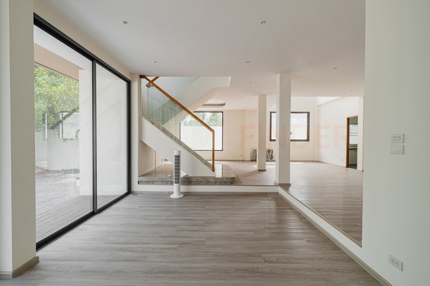 รูป House in Phra Khanong 4 bedrooms, for sale - รูปที่ 3/44