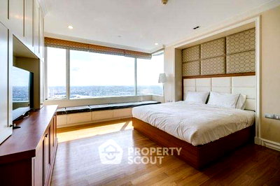 Condos for sale Assumption Convent Silom School : 3-BR Condo at Watermark Chaophraya near BTS Krung Thon Buri (ID 2734542)