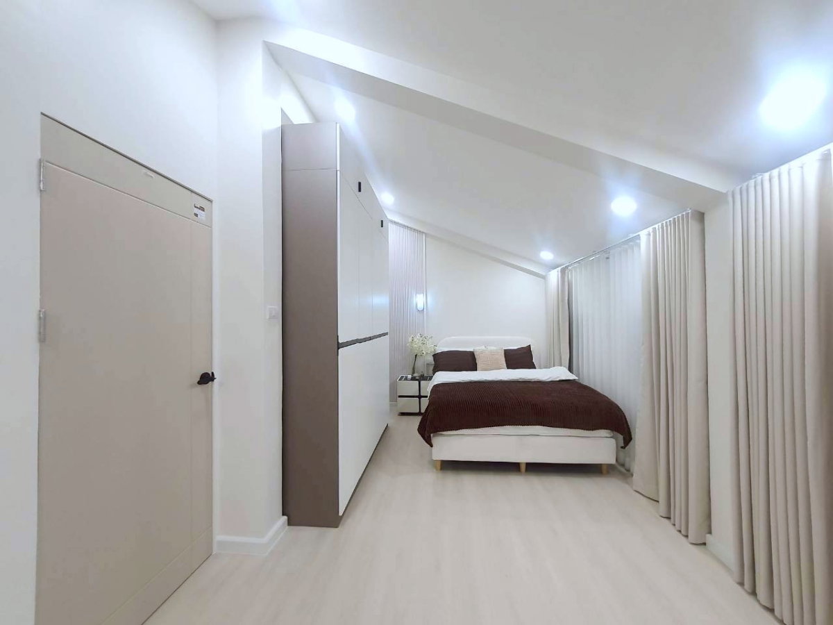 picture Duplex condo in On Nut 36, near BTS On Nut & MRT Srinuch. - 5/12