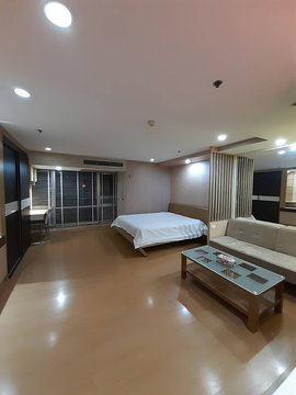 OMG2549  [ The Trendy condo ]  Large Studio / Cheap RENT 20-Mar-26