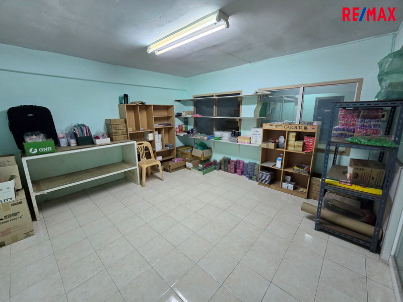 รูป ขายอาคารพาณิชย์ 3.5 ชั้น 3 คูหา พระราม 2 ซอยสะแกงาม 35/3 พื้นที่ใหญ่ เหมาะทำธุรกิจ - รูปที่ 13/34