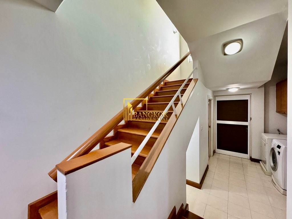 picture Expansive 4 Bedroom House With Pool Access in Ekkamai - BR28090SH - 10/32
