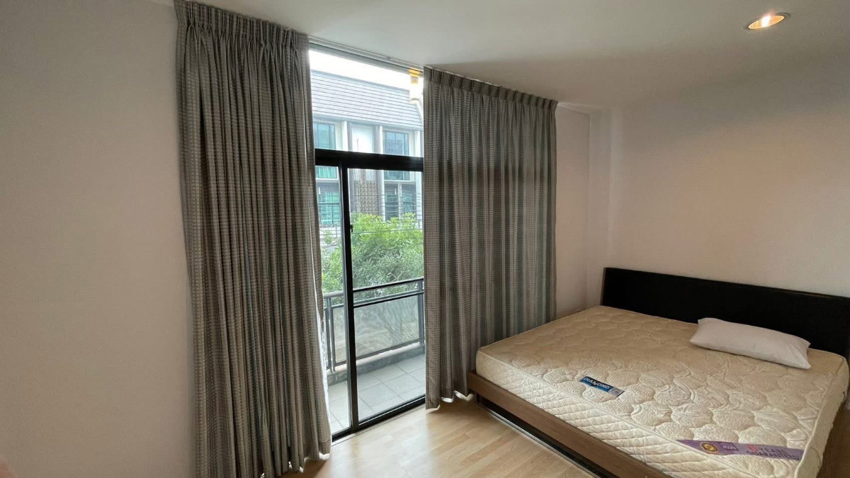 รูป 💥CP-10466💥ให้เช่า  ทาวน์โฮม 3 ชั้น  โครงการ ฟลอร่า วงศ์สว่าง ใกล้รถไฟฟ้า สถานีแยกติวานนท์ 500 เมตรเท่านั้น!👉แอดไลน์ @goodcondo - รูปที่ 8/12