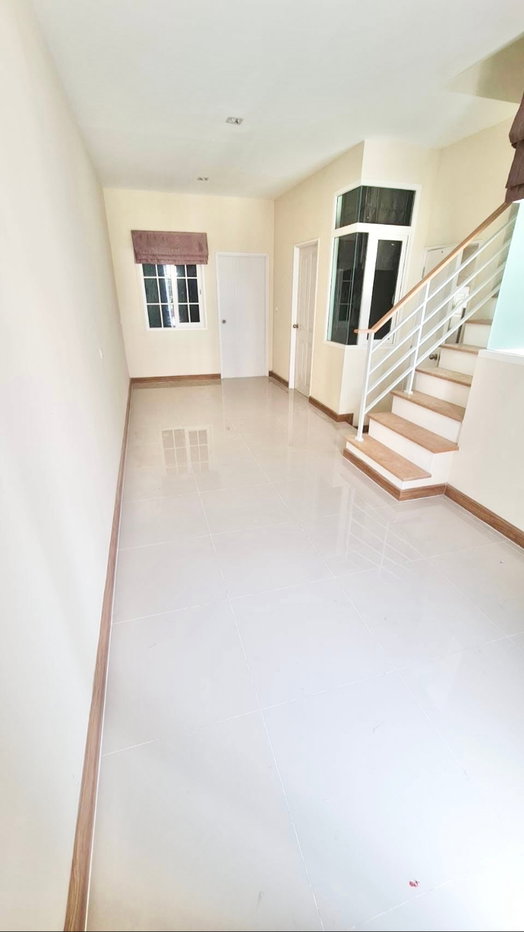 รูป ให้เช่า golden town รามอินทรา-คู้บอน อยู่ในซอยคู้บอน 27 แยก 17   - รูปที่ 2/8