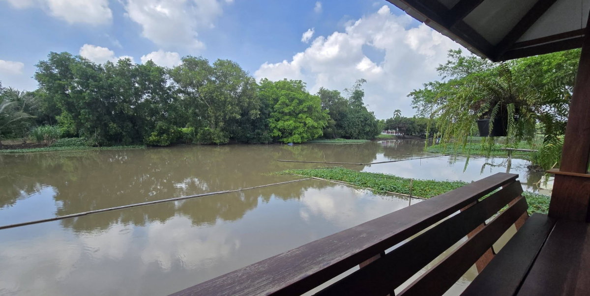 รูป วิลล่าริมน้ำสไตล์ไทยประยุกต์ – ใกล้ มศว. องครักษ์ รังสิต ใหญ่มากกว่า 600 กว่าตารางวา  - รูปที่ 37/59