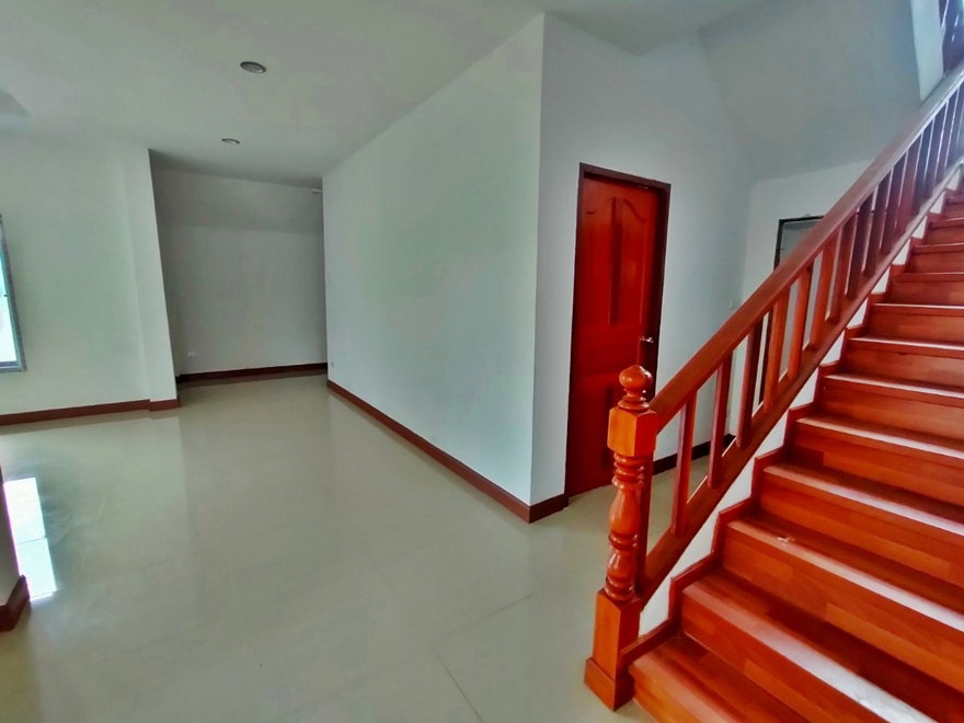 รูป บ้านเดี่ยว 2 ชั้น  โครงการ ชลดา ล้านนาไลฟ์  เชียงใหม่-ฮอด (108) ต. ป่าแดด อ.เมืองเชียงใหม่ จ.เชียงใหม่(ราคา 3,200,000 บาท)  - รูปที่ 12/17