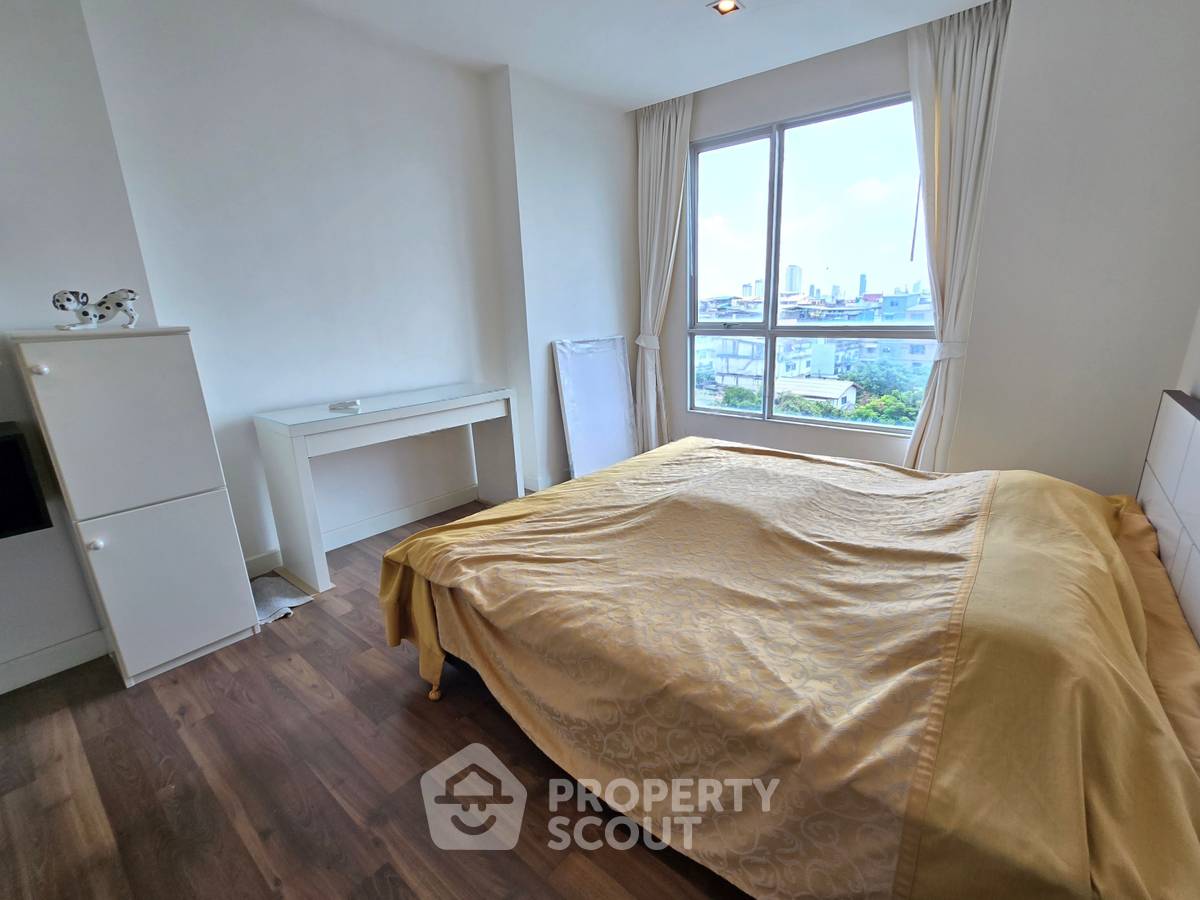 รูป คอนโด 1-ห้องนอน ที่ เดอะ รูม สาทร-ตากสิน ใกล้ BTS โพธิ์นิมิตร (ID 2735734) - รูปที่ 3/11